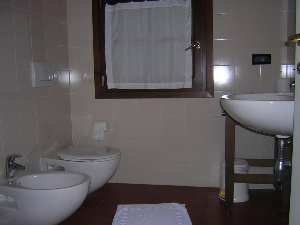 Agriturismo Trebisonda Country Resort Monzambano Værelse billede